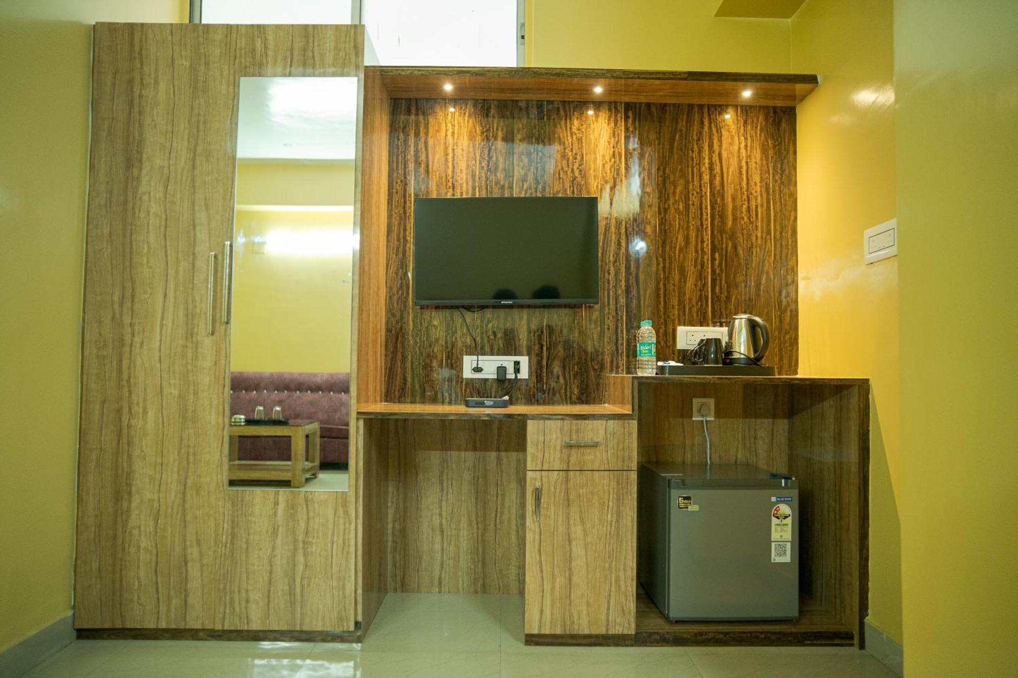 Durgāpur Hotel Ta-Tin מראה חיצוני תמונה