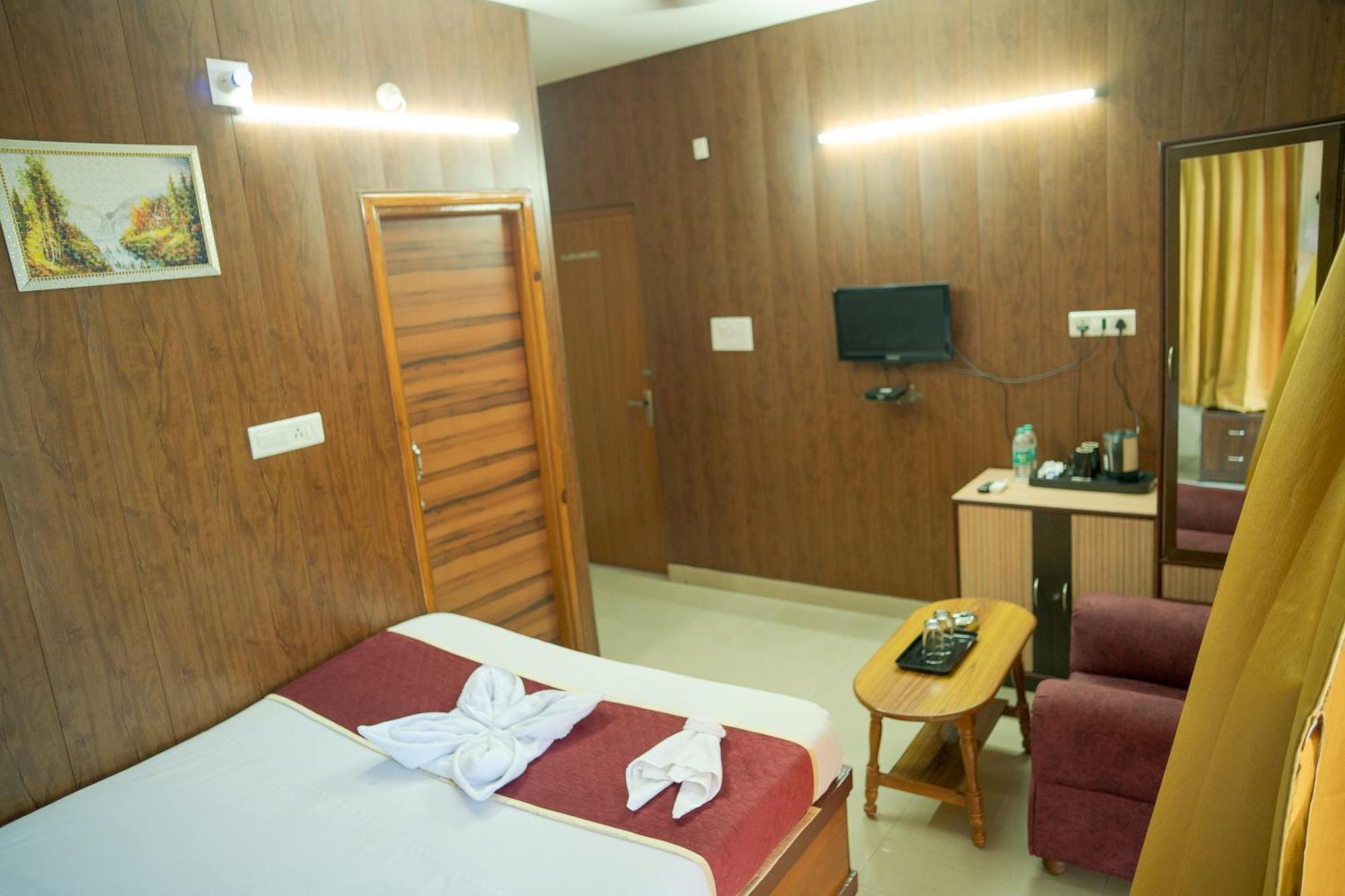 Durgāpur Hotel Ta-Tin מראה חיצוני תמונה